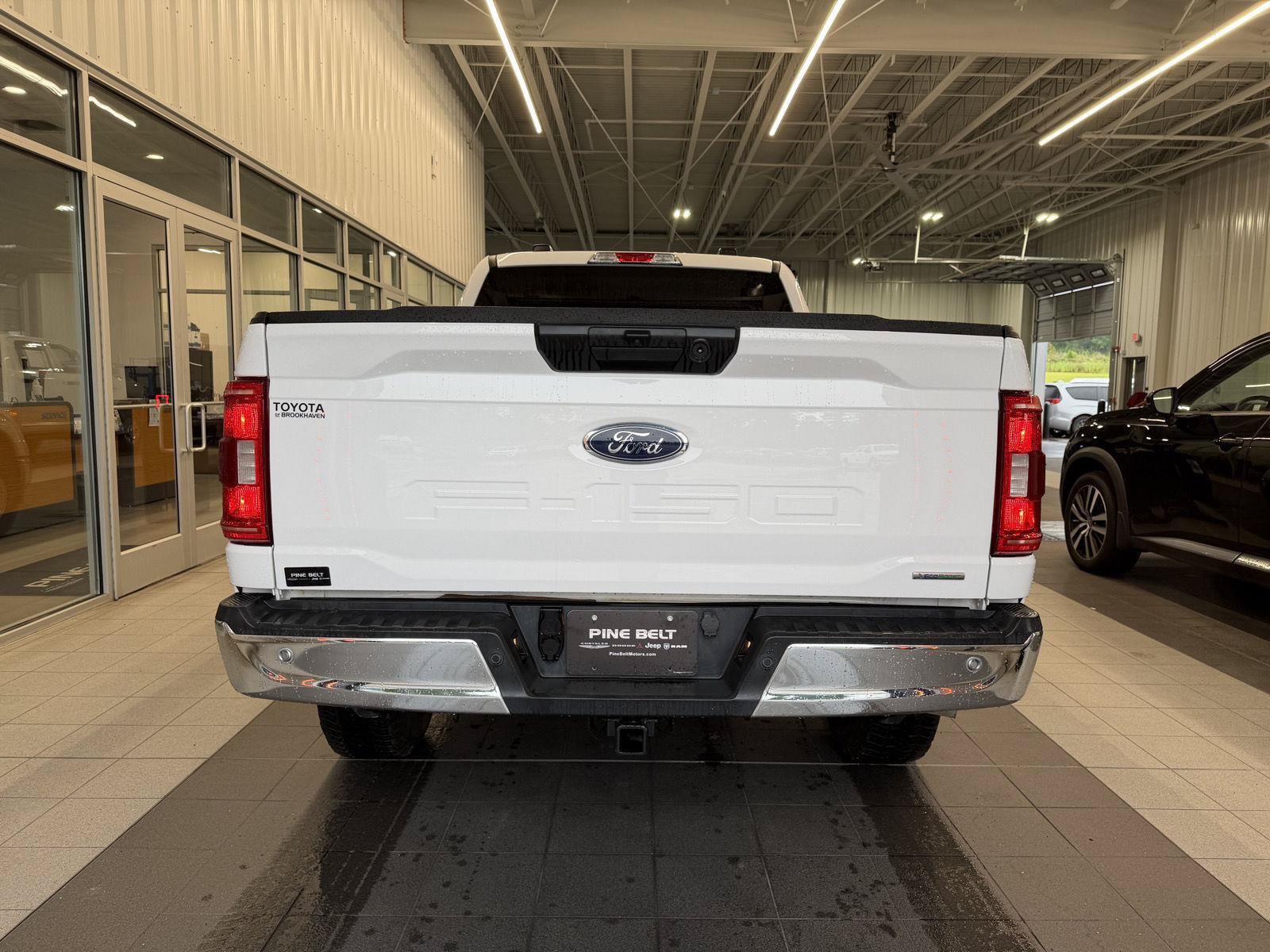 Used 2022 Ford F150 XLT w/ Trailer Tow Package AWD/4WD image 5