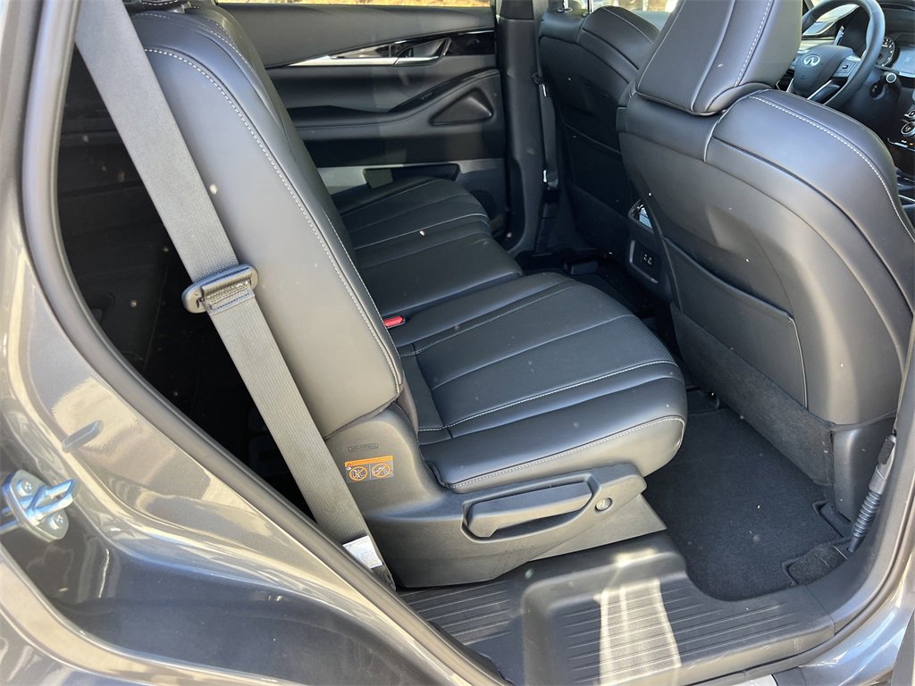 Certified 2025 INFINITI QX60 Pure image 13