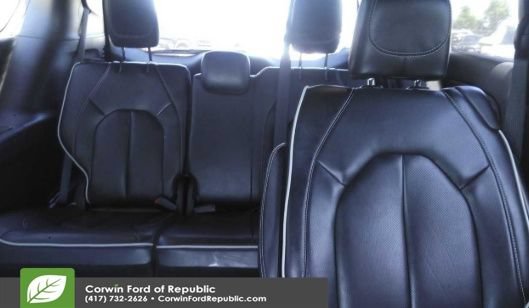 Used 2025 Chrysler Pacifica Limited FWD image 12