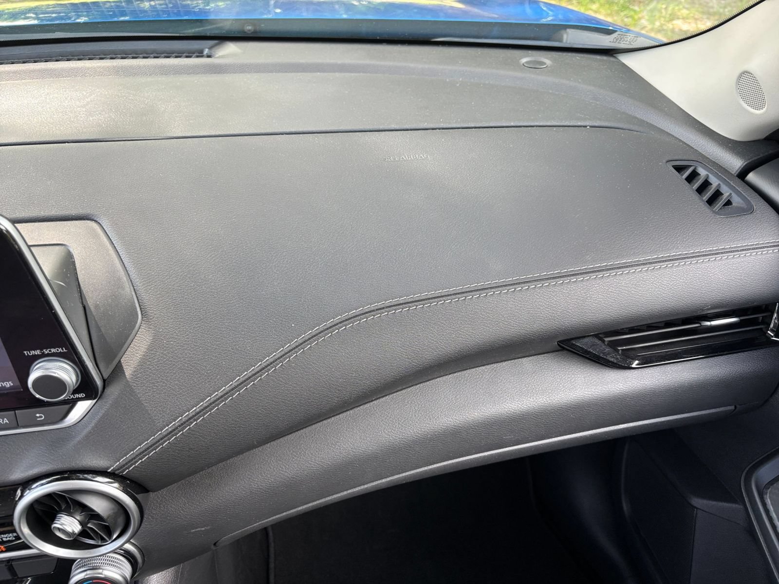 Used 2025 Nissan Sentra SV FWD image 32