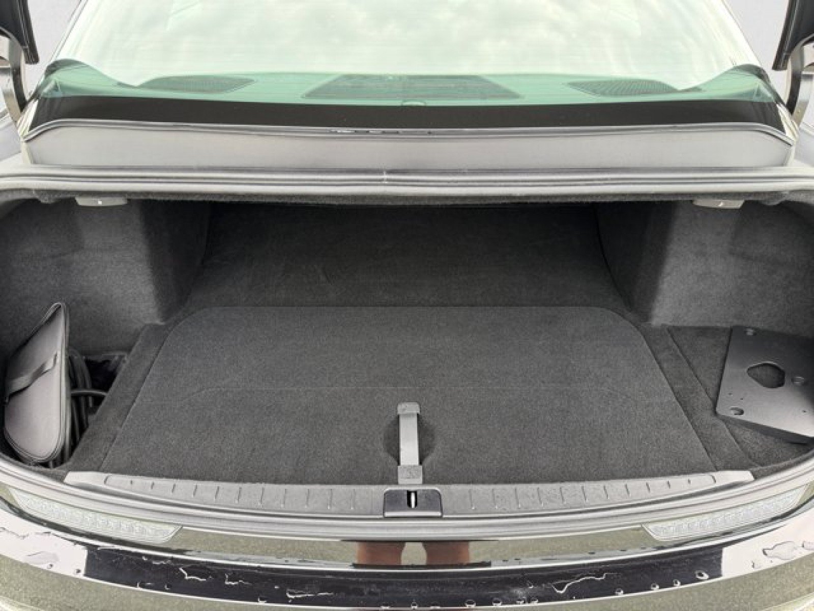 Used 2024 Lucid Air Pure RWD image 18