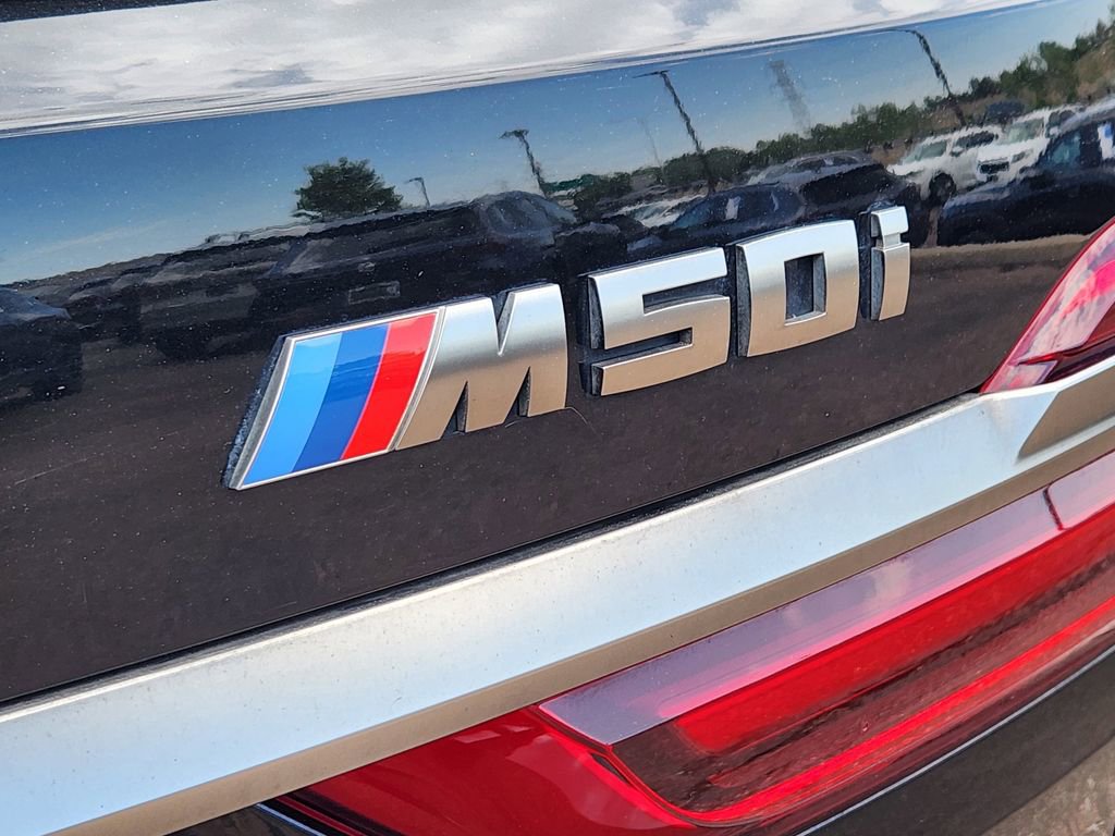 Used 2021 BMW X7 M50i w/ Dynamic Handling Package AWD/4WD image 31