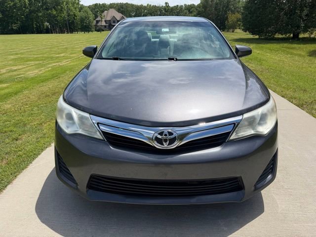 Used 2014 Toyota Camry LE FWD image 2