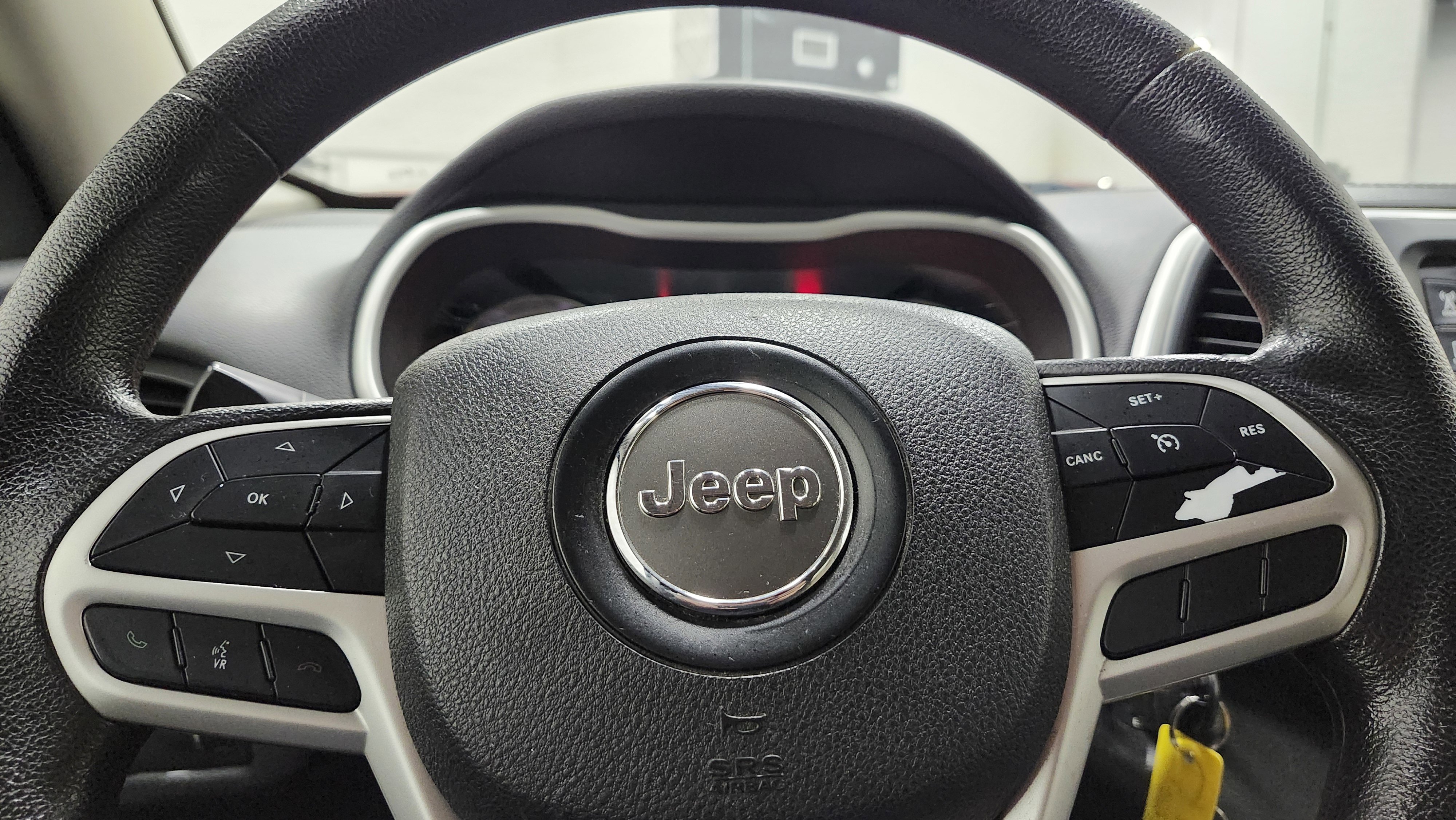 Used 2017 Jeep Cherokee Sport w/ Safety Group image 24