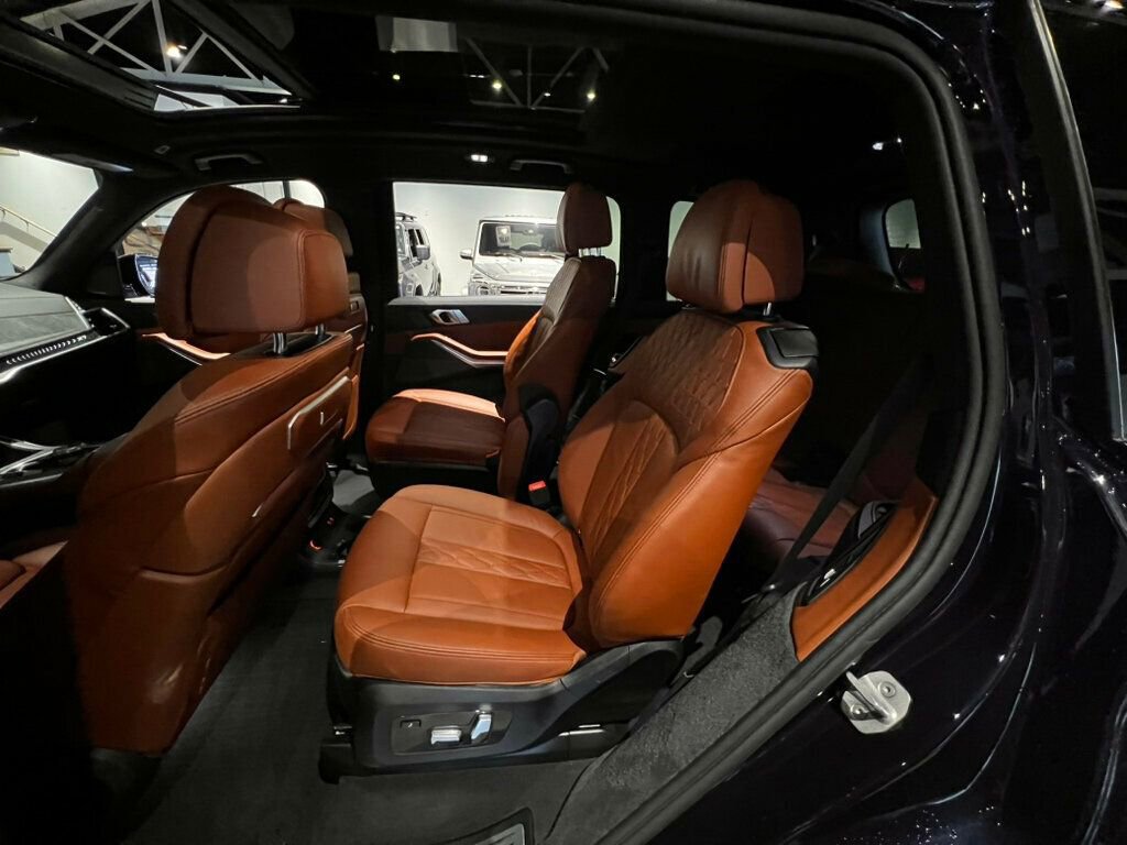 Used 2024 BMW X7 xDrive40i w/ M Sport Package image 19