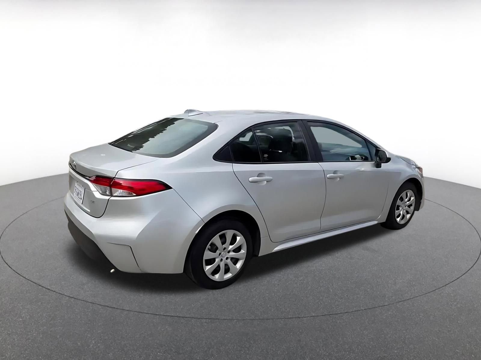 Used 2023 Toyota Corolla LE FWD image 12