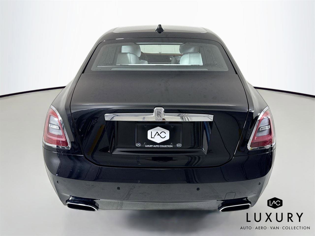Used 2022 Rolls-Royce Ghost w/ Ghost Package image 7