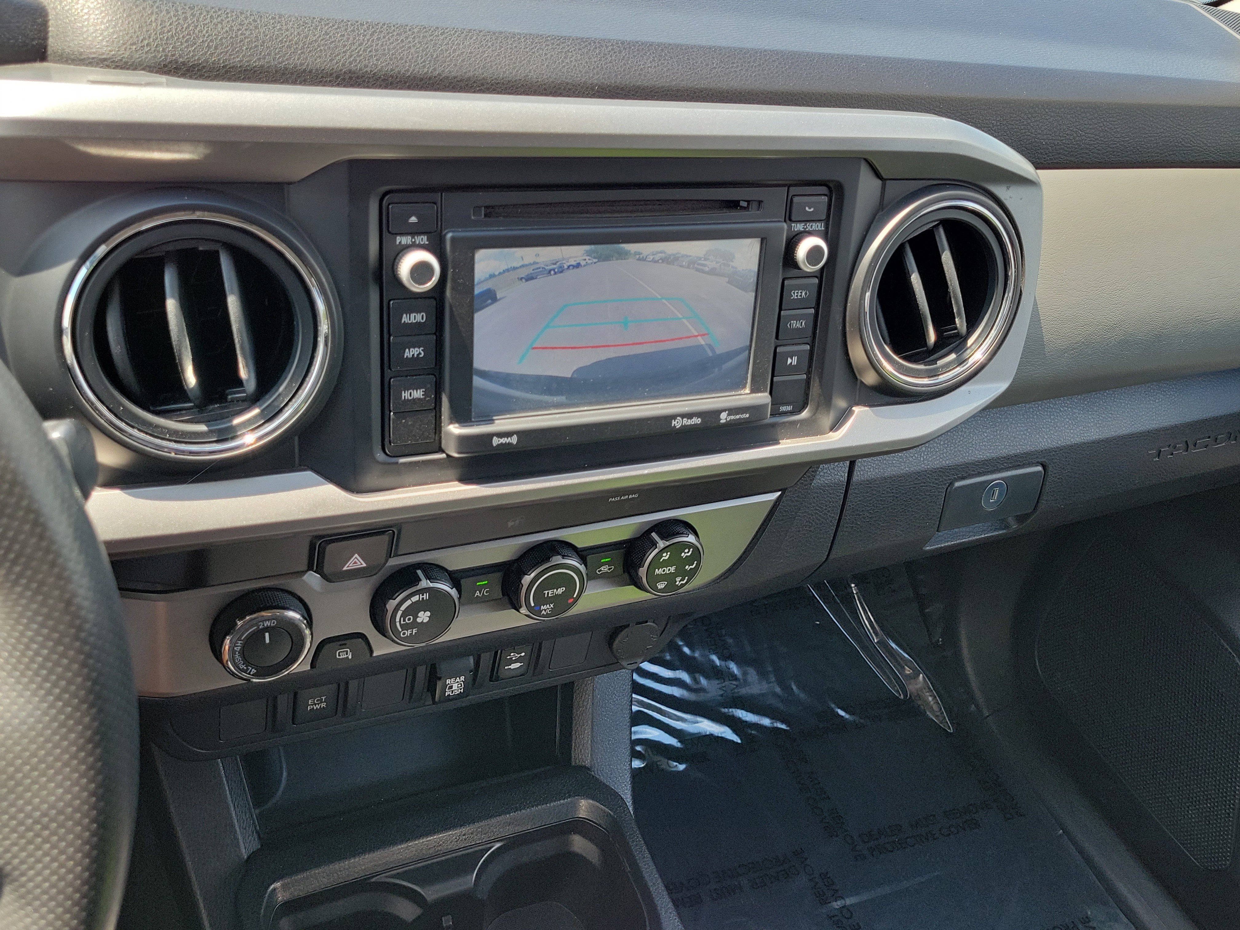 Used 2019 Toyota Tacoma SR5 AWD/4WD image 26
