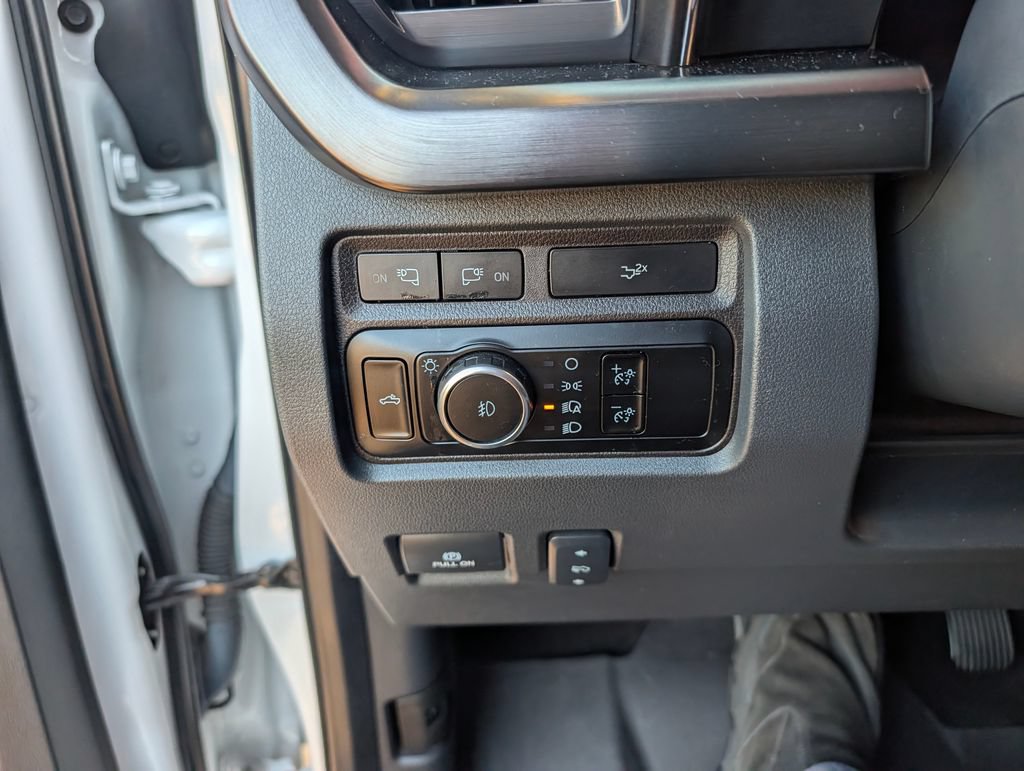 Used 2024 Ford F350 Lariat AWD/4WD image 15