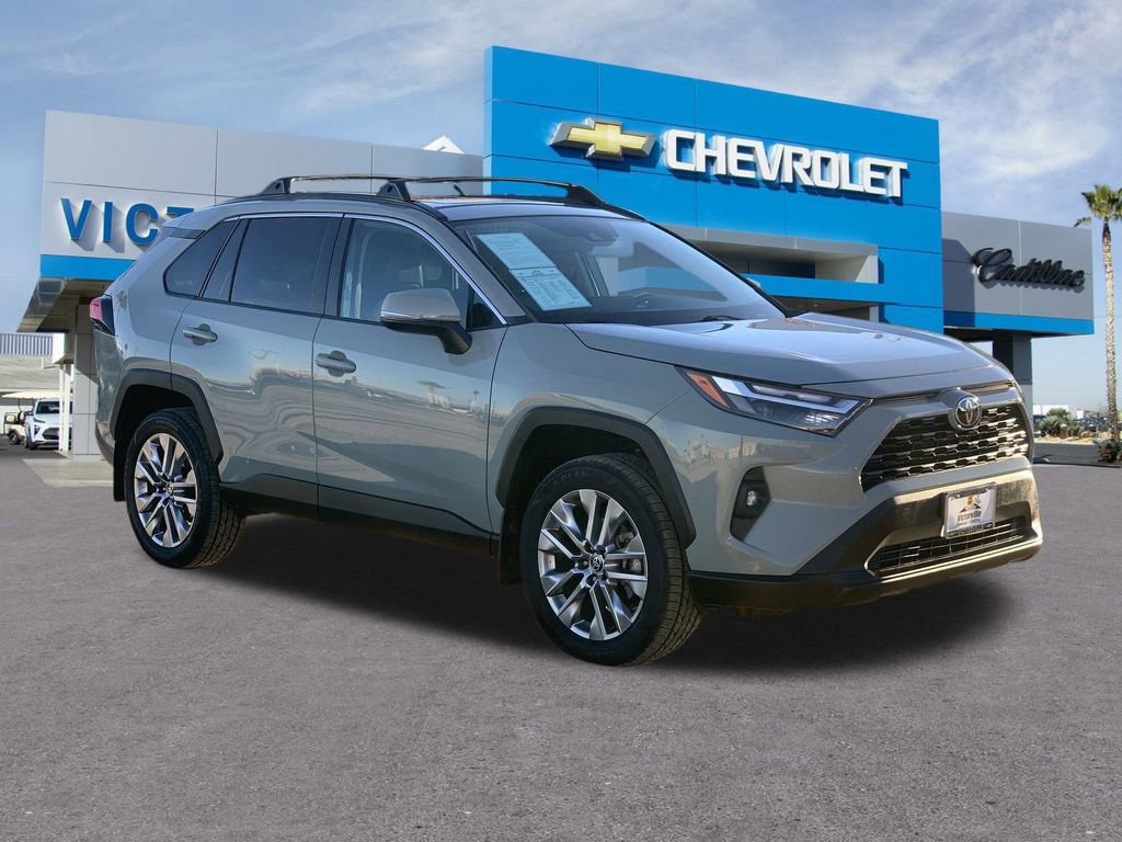 Used 2022 Toyota RAV4 XLE Premium image 3