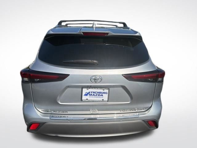 Used 2024 Toyota Highlander Platinum image 5