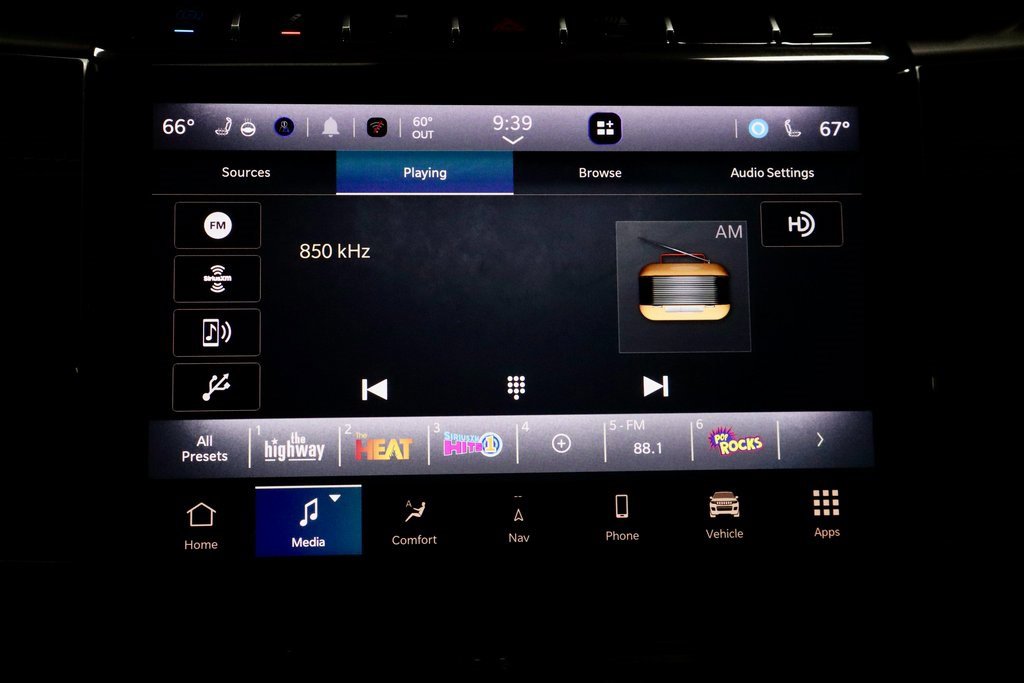 Used 2022 Jeep Grand Cherokee Trailhawk image 3