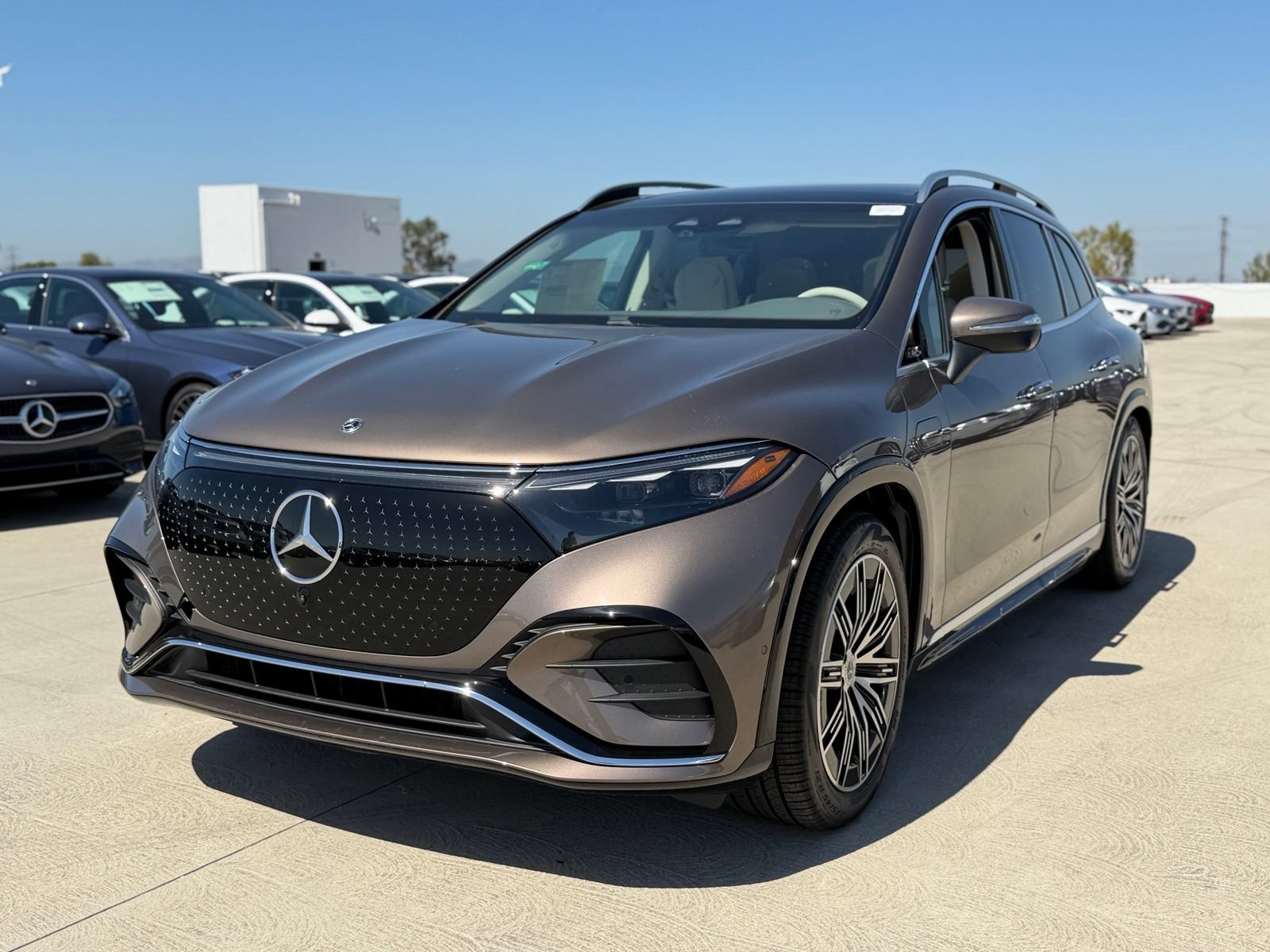 New 2026 Mercedes-Benz EQS 400 4MATIC SUV image 6