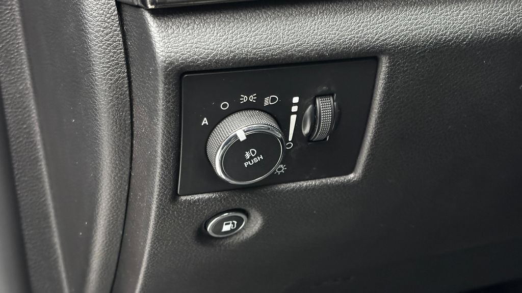Used 2019 Jeep Grand Cherokee Limited X AWD/4WD image 18