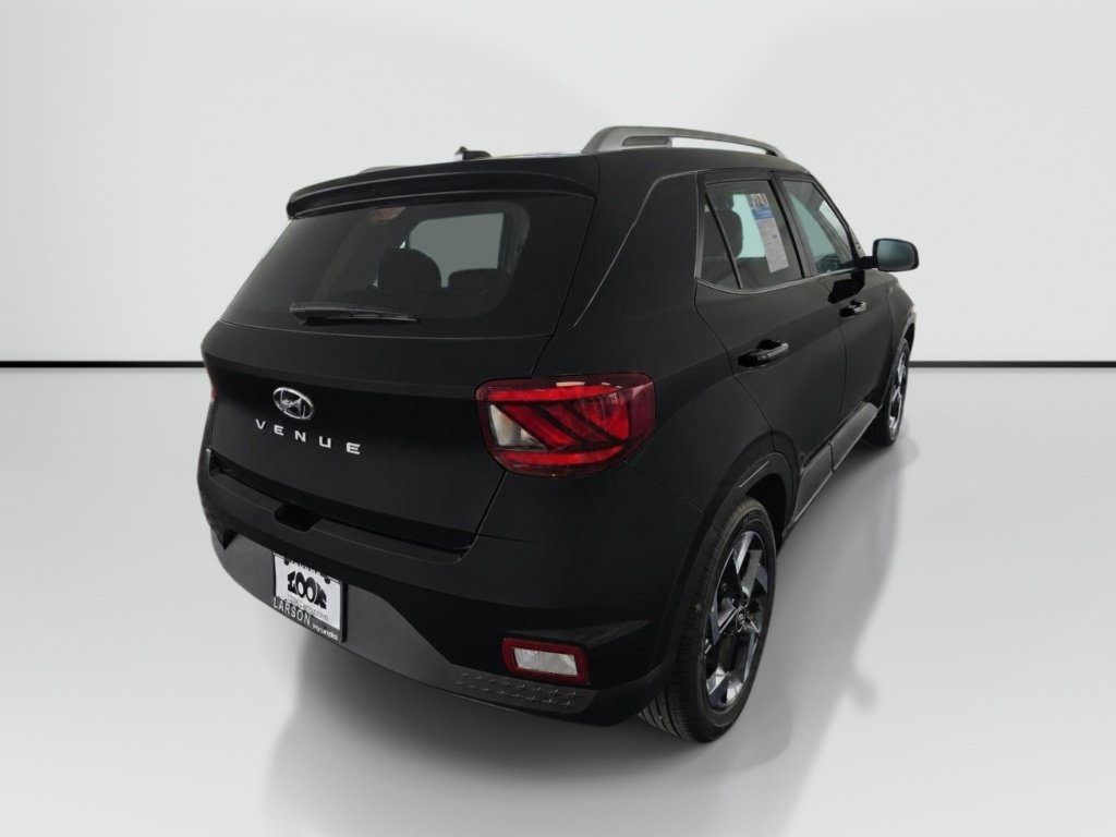 New 2026 Hyundai Venue SEL FWD image 3