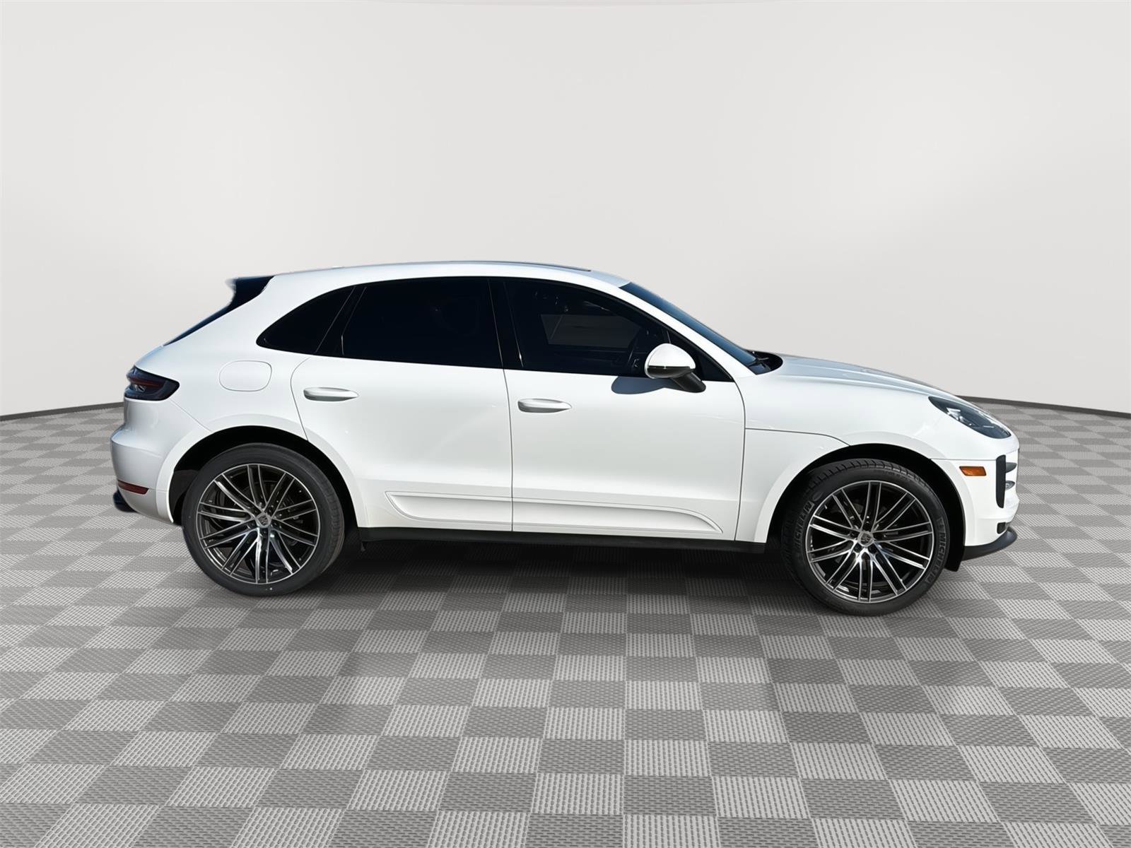 Used 2020 Porsche Macan image 6