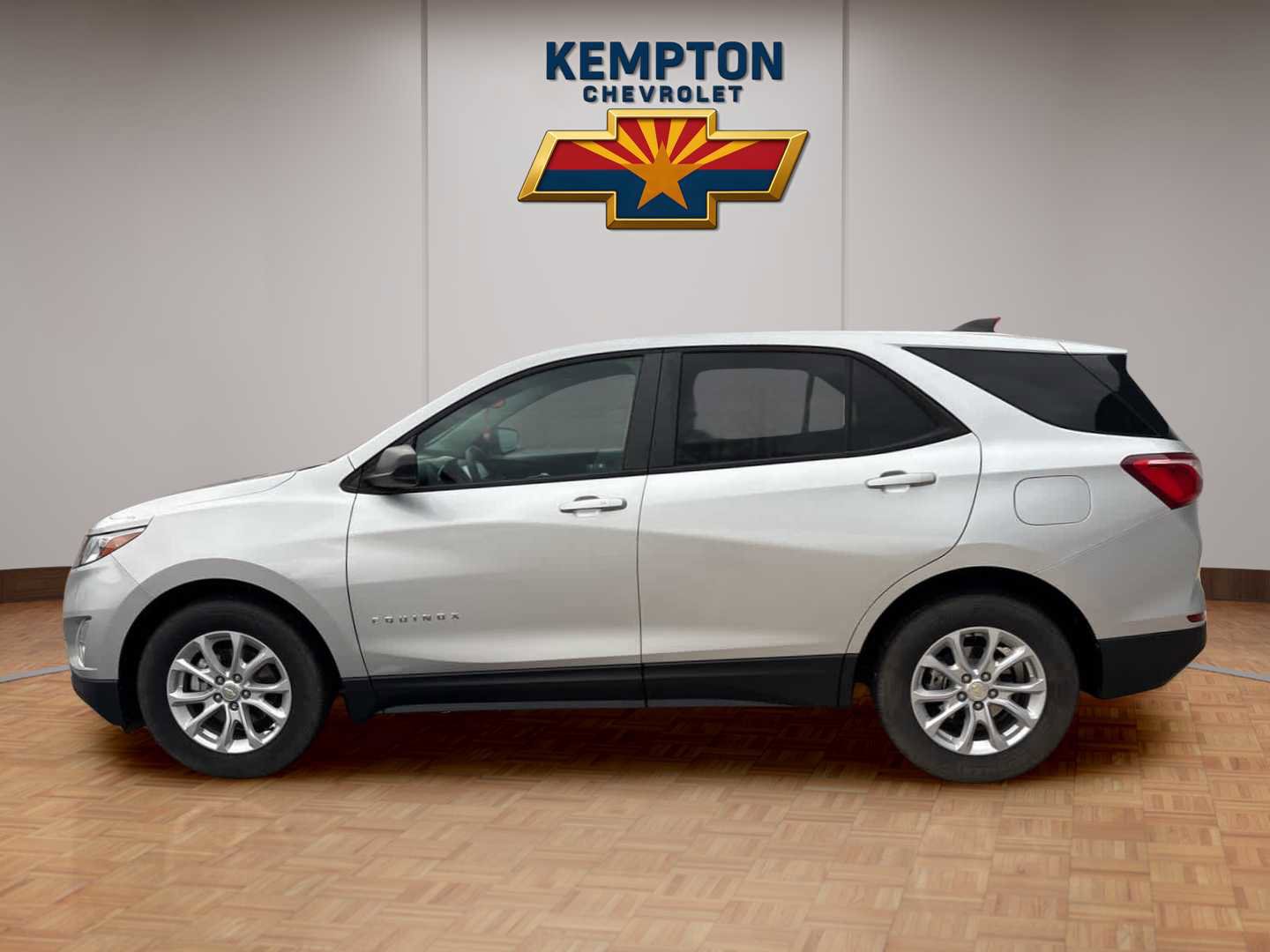 Used 2021 Chevrolet Equinox LS w/ LS Convenience Package image 3