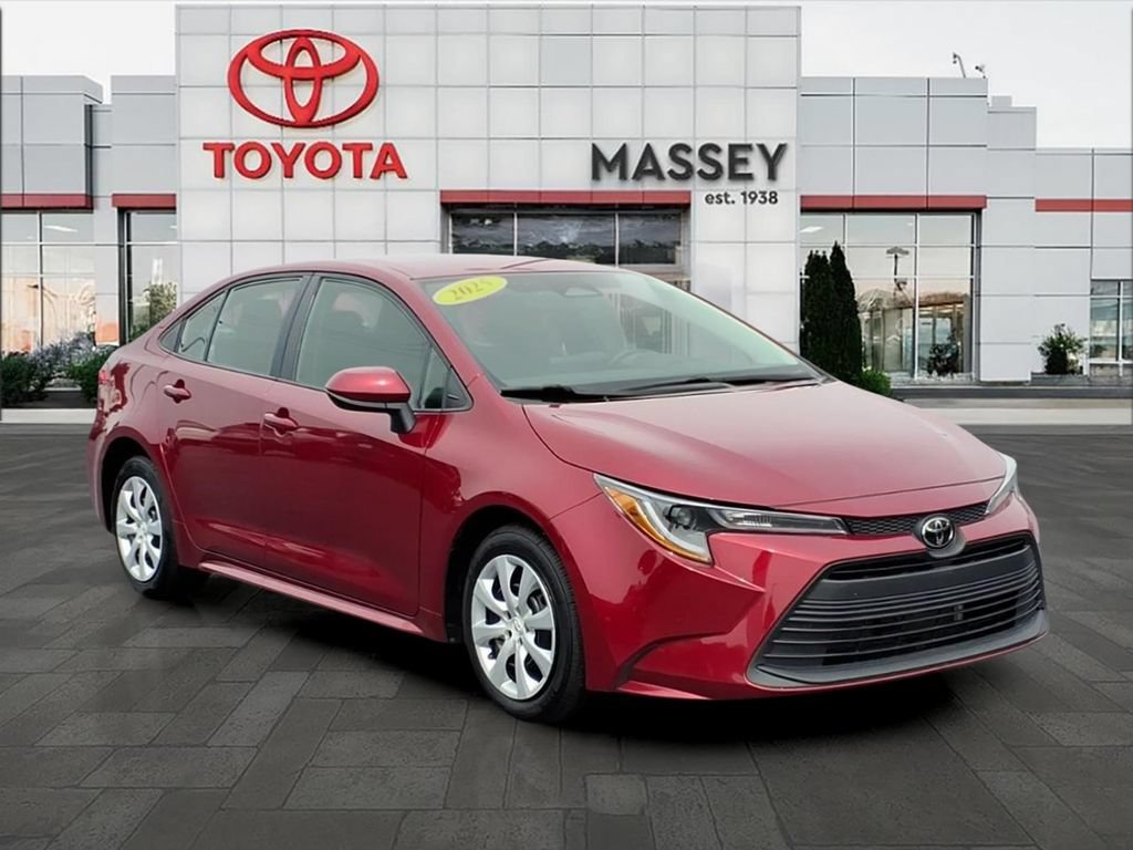 Used 2025 Toyota Corolla LE FWD image 1