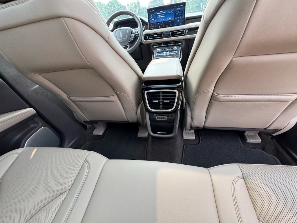 Used 2023 Lincoln Nautilus Reserve w/ Equipment Group 202A AWD/4WD image 27
