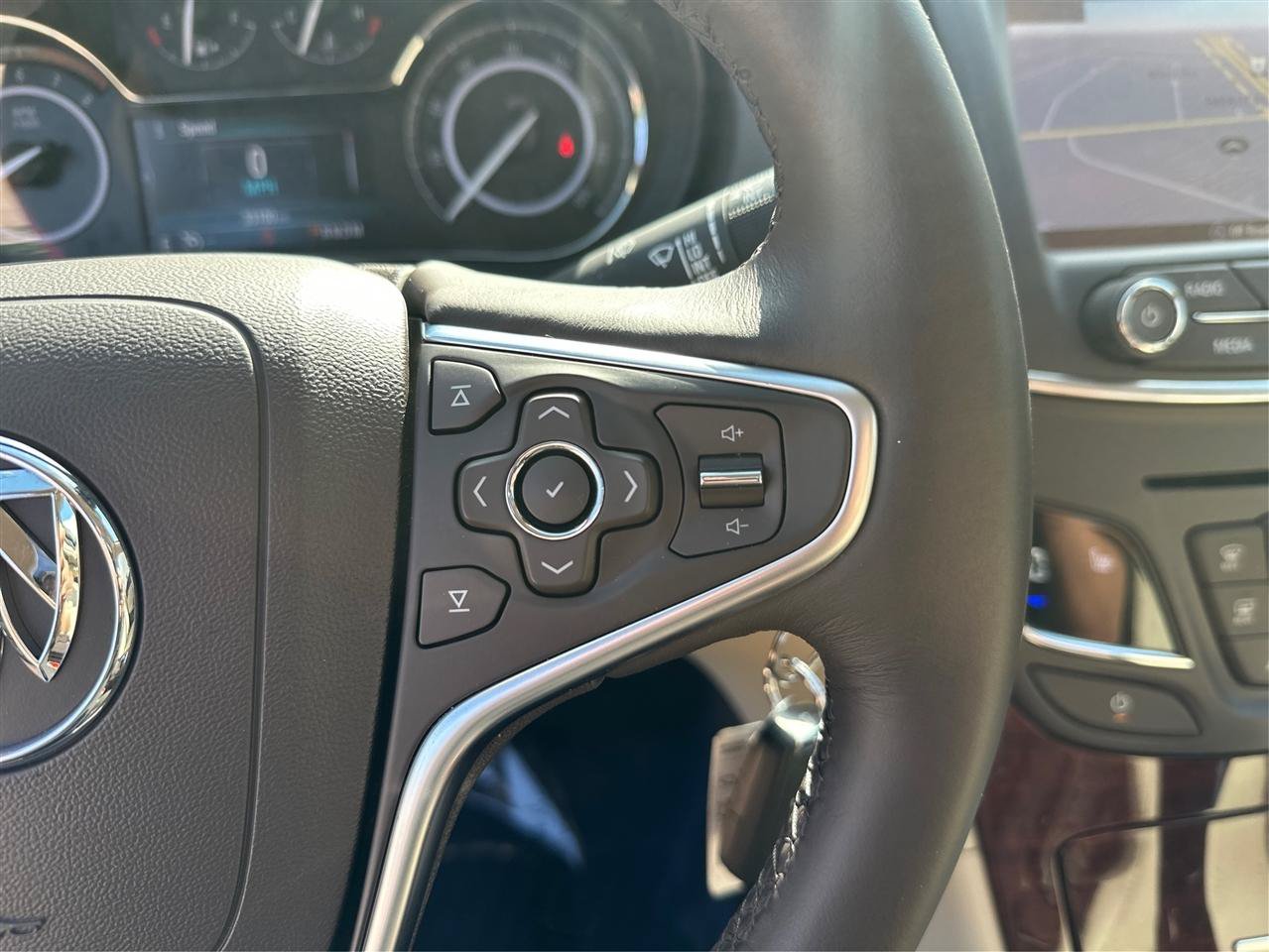 Used 2017 Buick Regal Sport Touring FWD image 35