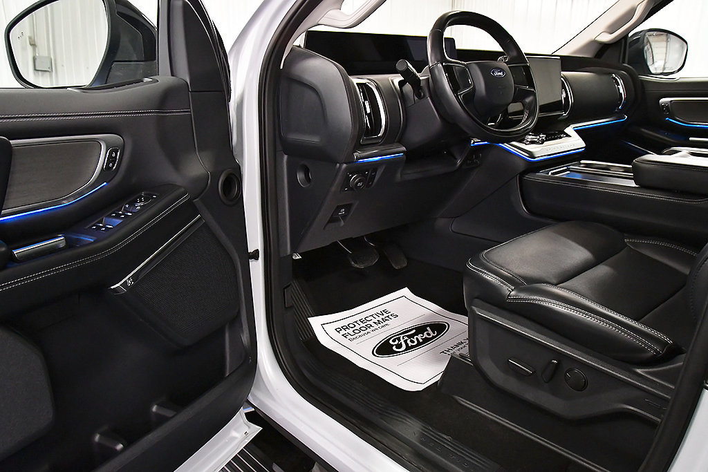 Used 2025 Ford Expedition Max Platinum w/ Driver's Package AWD/4WD image 15
