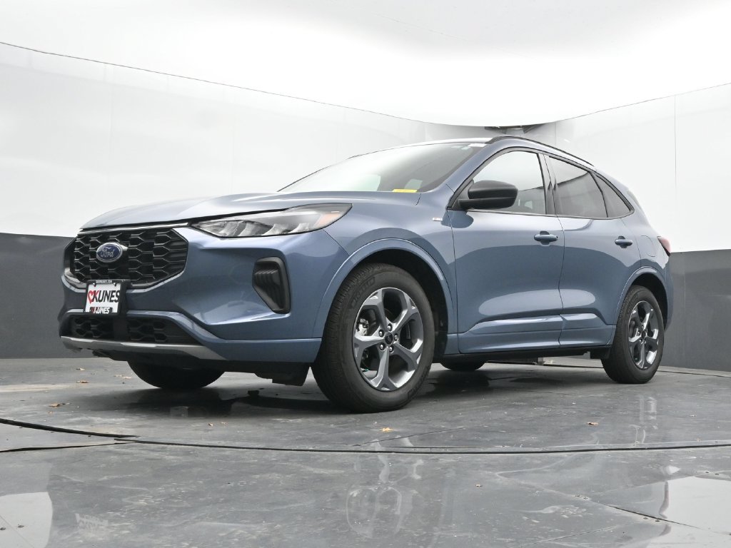 Used 2024 Ford Escape ST-Line w/ Cold Weather Package FWD image 47