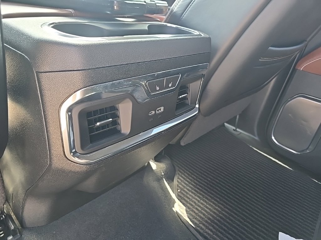 Used 2024 GMC Sierra 1500 Denali Ultimate AWD/4WD image 7