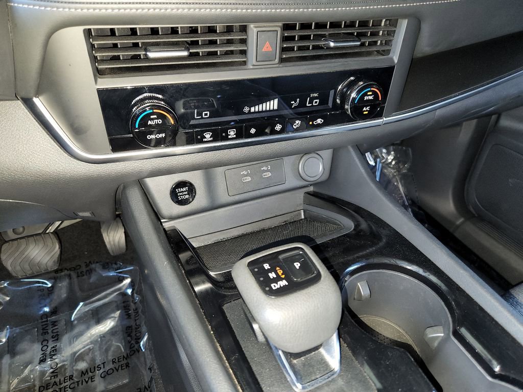 Used 2025 Nissan Rogue SV AWD/4WD image 20
