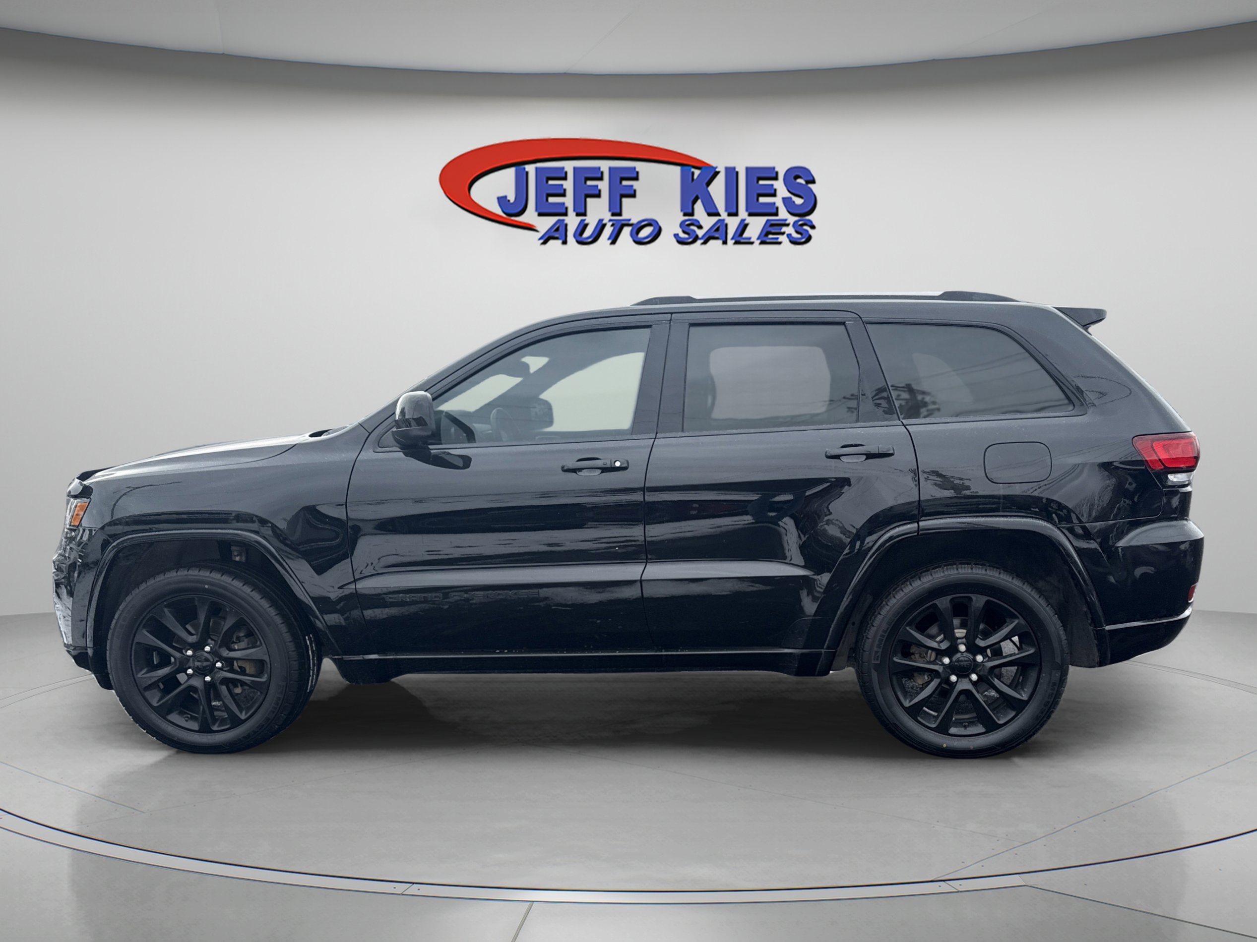 Used 2020 Jeep Grand Cherokee Altitude image 8