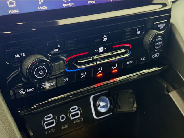 New 2025 Jeep Grand Cherokee Limited w/ Black Appearance Package AWD/4WD image 16