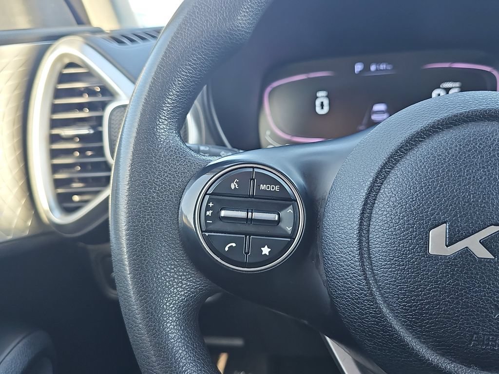 Used 2024 Kia Soul LX w/ Option Group 015 FWD image 16