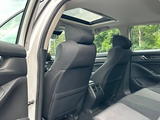 Used 2018 Honda Accord EX image 31