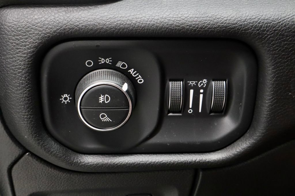 Used 2023 RAM 1500 Laramie AWD/4WD image 28