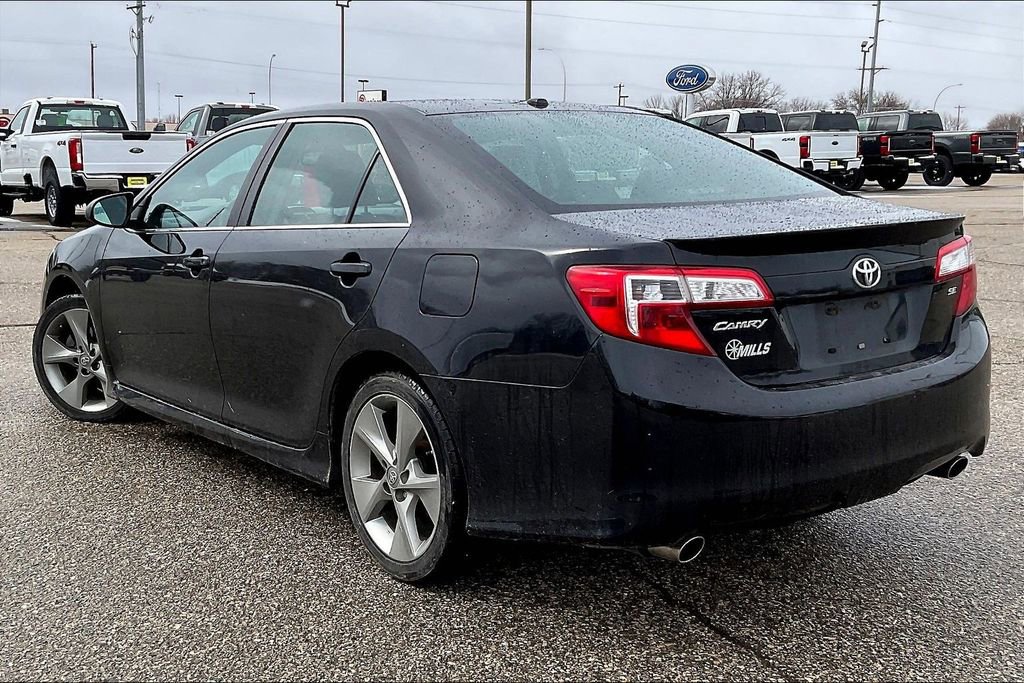 Used 2013 Toyota Camry SE w/ Leather Pkg image 3