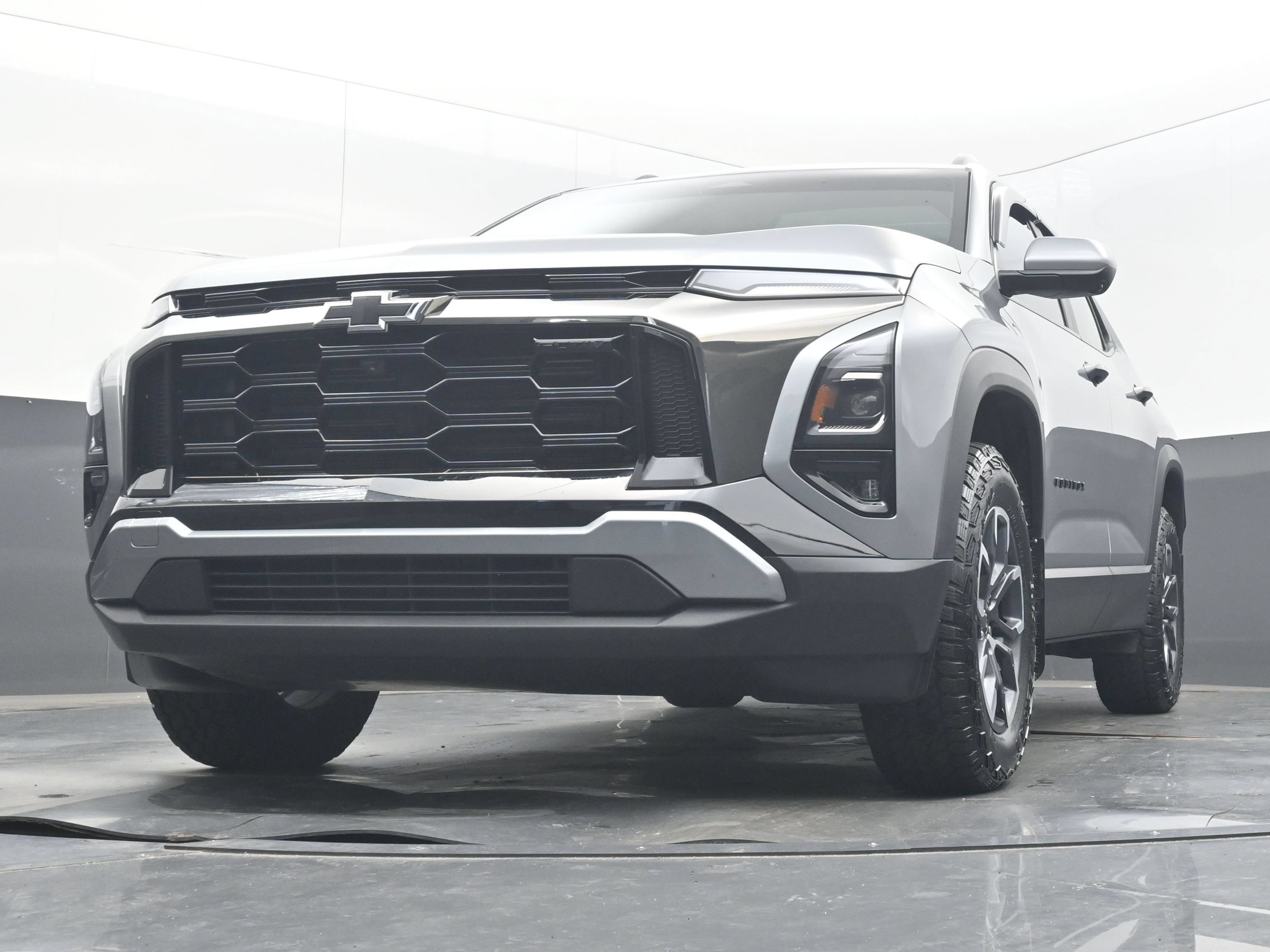 Used 2026 Chevrolet Equinox ACTIV w/ Safety and Technology Package AWD/4WD image 30