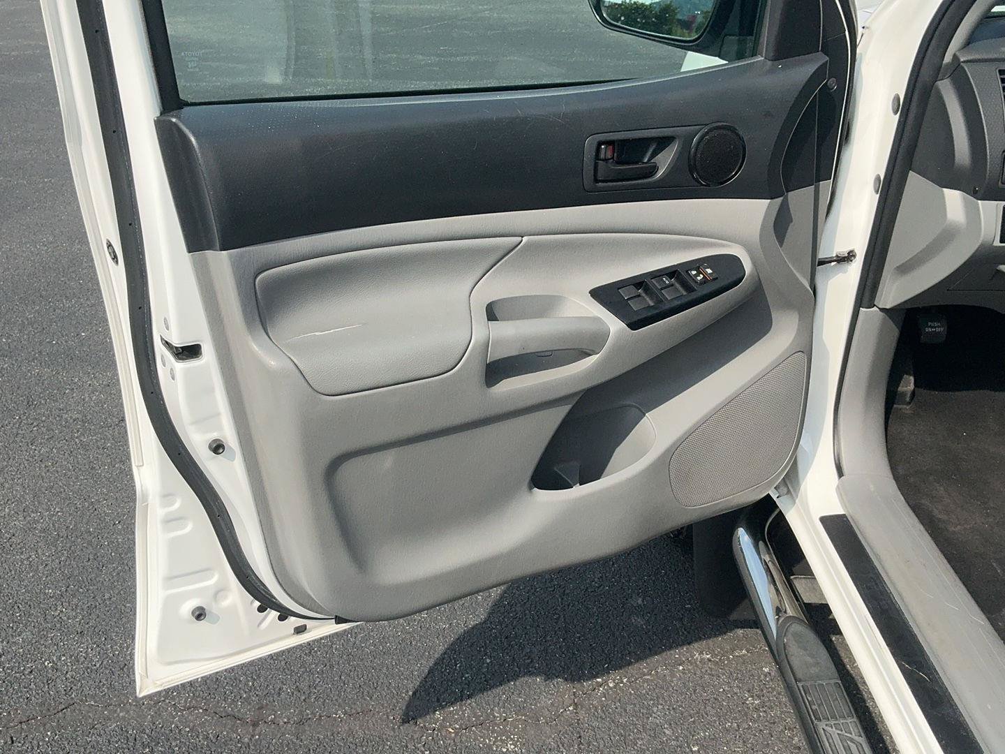 Used 2014 Toyota Tacoma 4x4 Double Cab w/ Convenience Package image 20