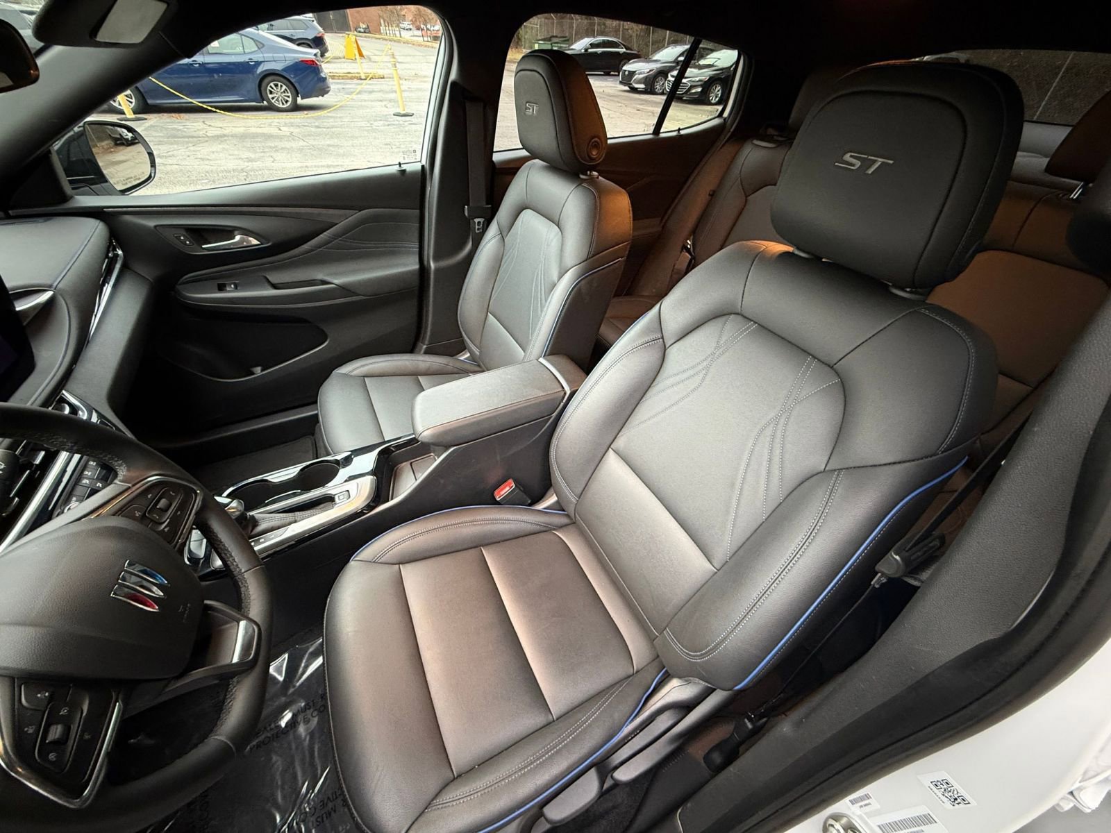 Used 2025 Buick Envista Sport Touring image 27