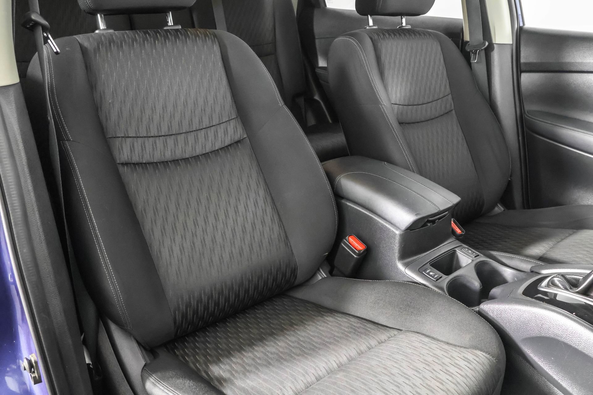 Used 2019 Nissan Rogue SV image 45