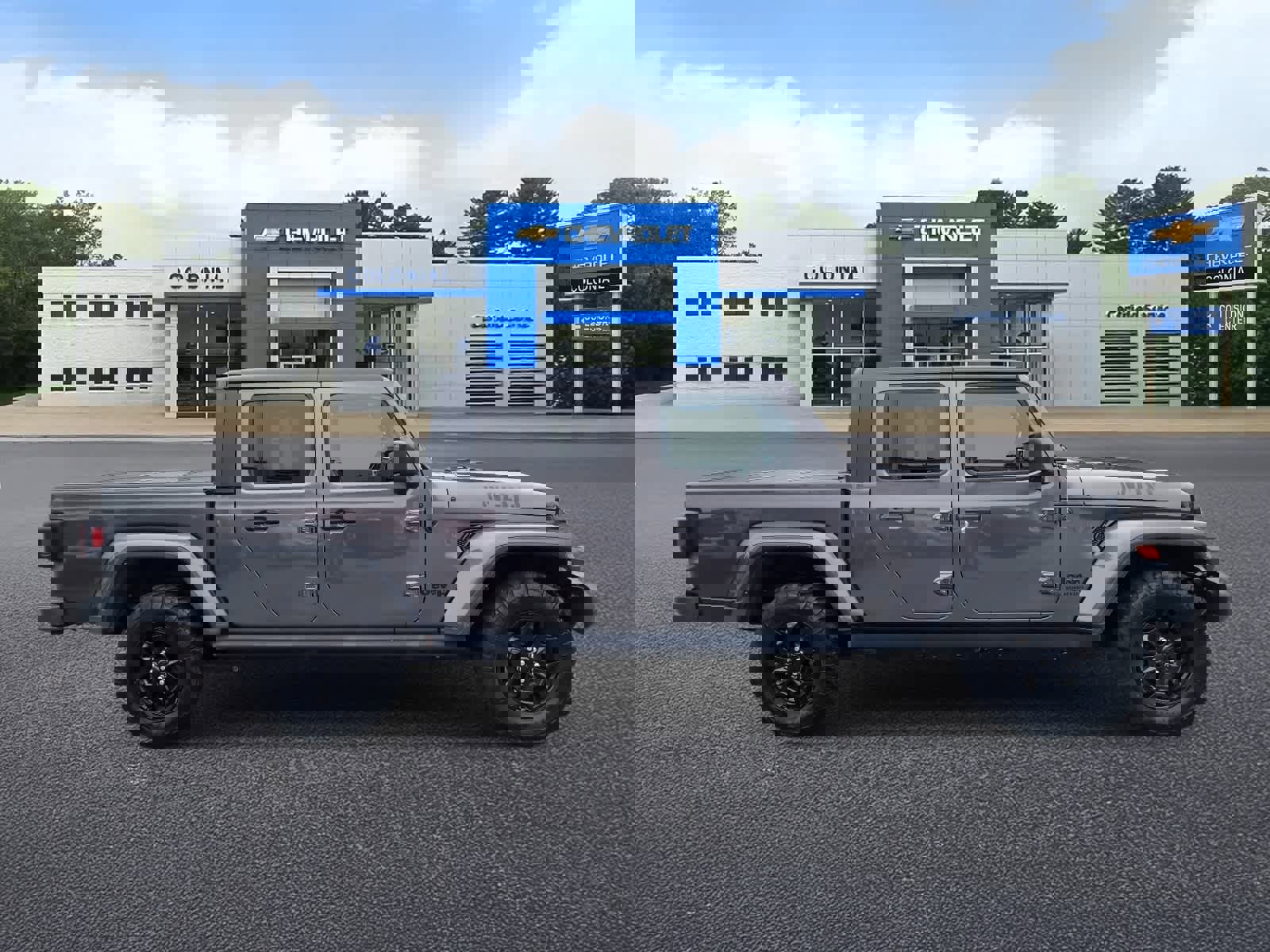 Used 2021 Jeep Gladiator Sport image 3