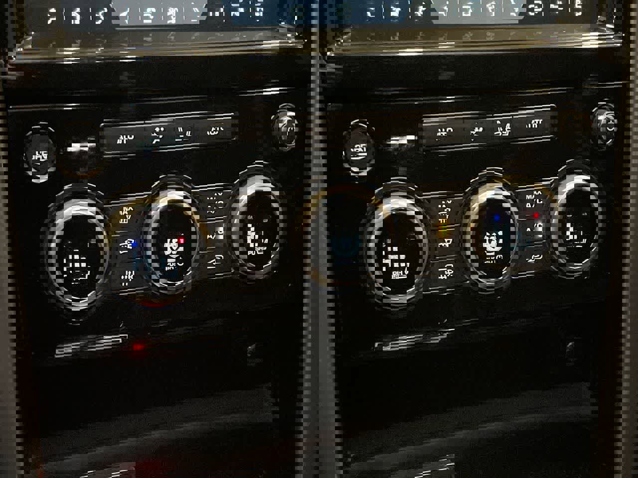 Used 2020 Land Rover Discovery HSE image 19