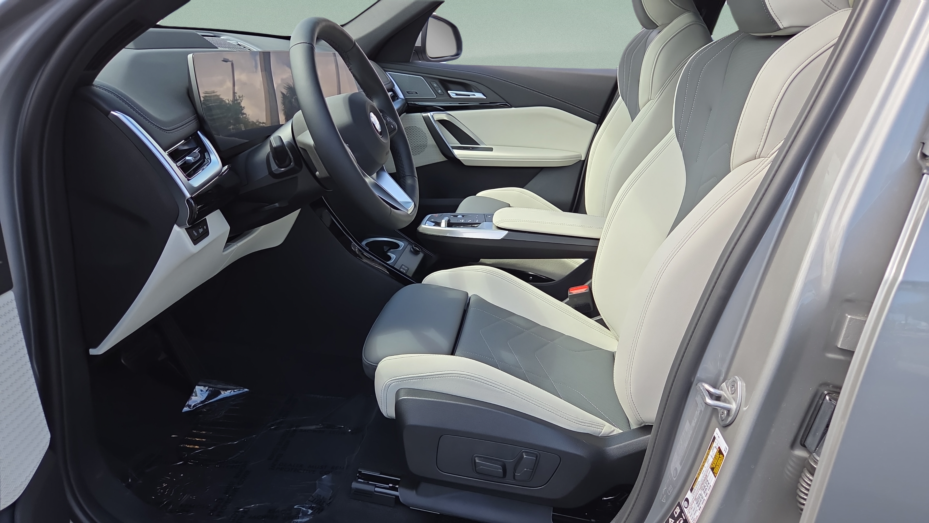 New 2026 BMW X1 xDrive28i w/ Technology Package AWD/4WD image 10