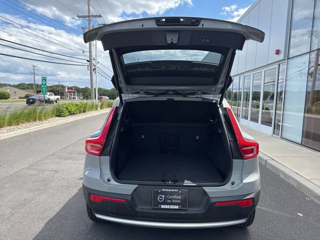 Certified 2025 Volvo XC40 B5 Core AWD/4WD image 11