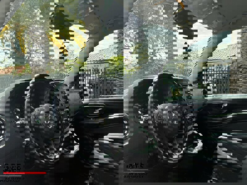 Used 2018 Mercedes-Benz Metris Passenger image 13