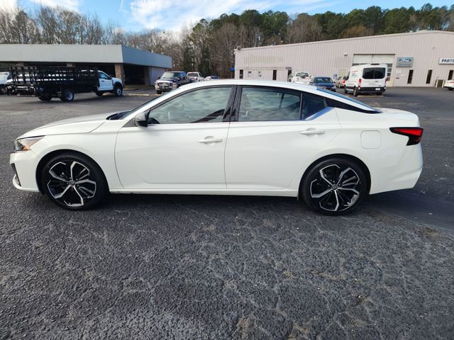 Used 2024 Nissan Altima 2.5 SR image 2