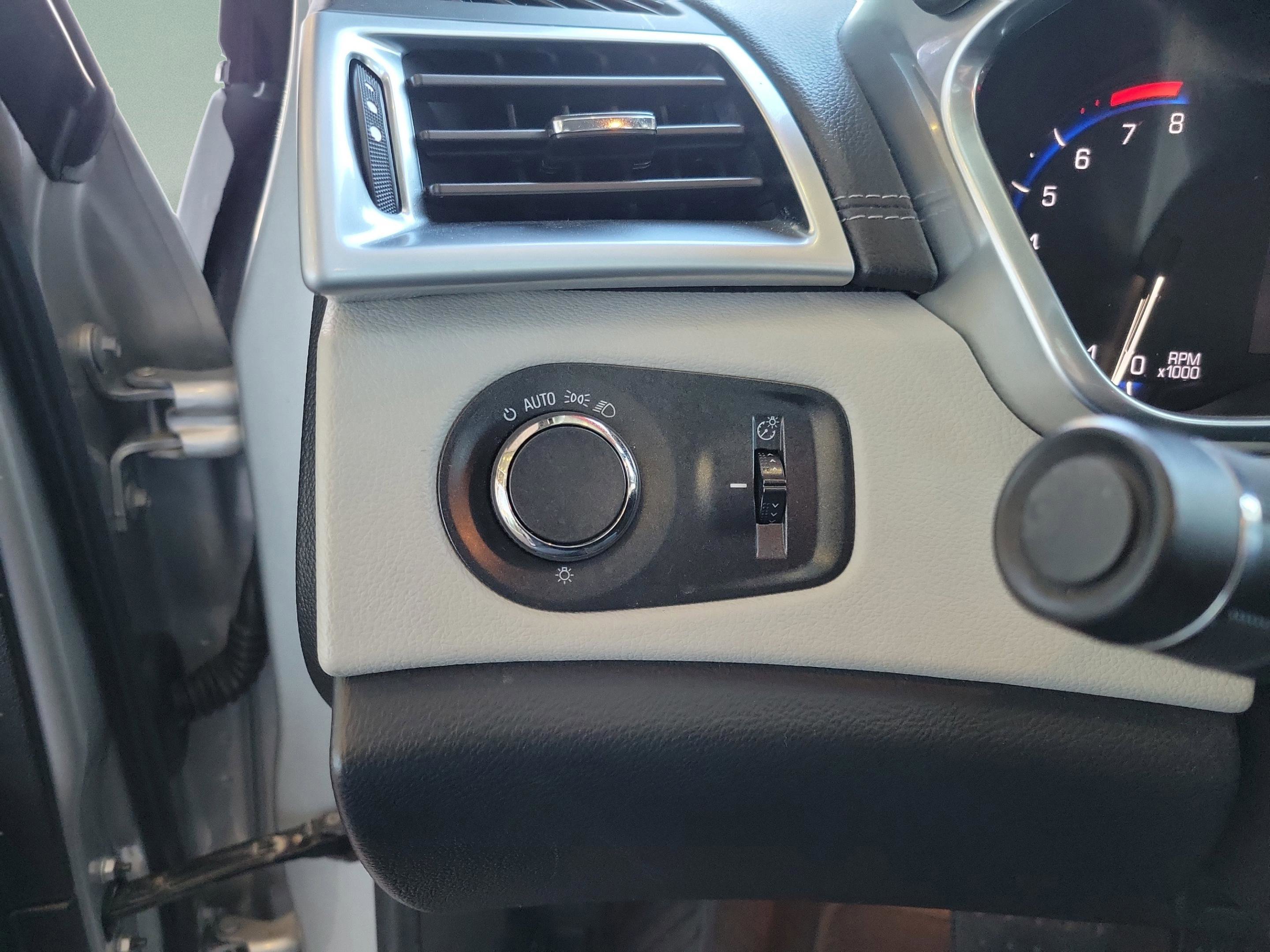 Used 2015 Cadillac SRX FWD image 15