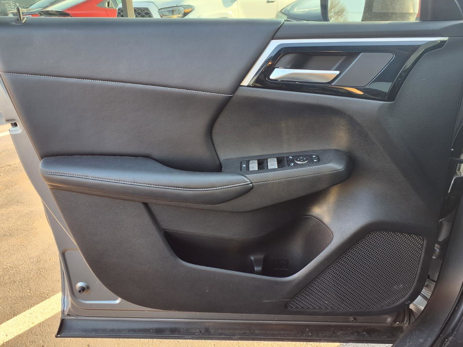 Used 2022 Mitsubishi Outlander SE image 15