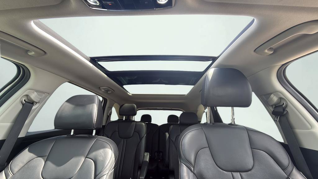 Used 2025 Kia Sorento EX w/ EX Panoramic Sunroof Package AWD/4WD image 37