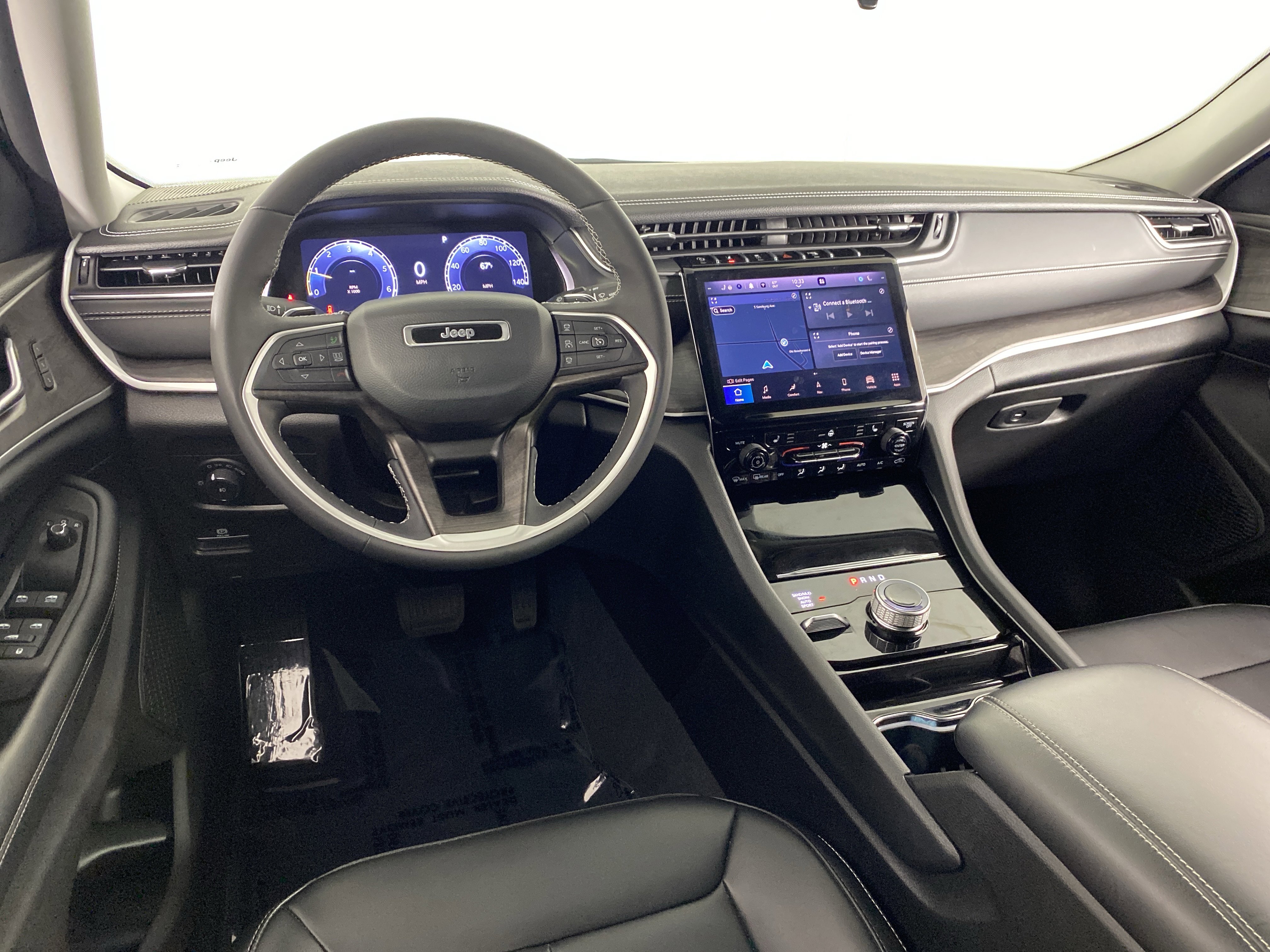 Used 2023 Jeep Grand Cherokee Limited AWD/4WD image 19