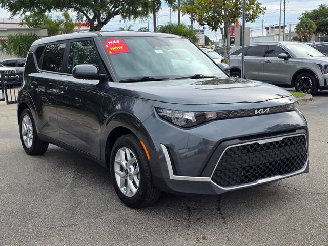 Certified 2025 Kia Soul LX w/ LX Technology Package FWD image 4