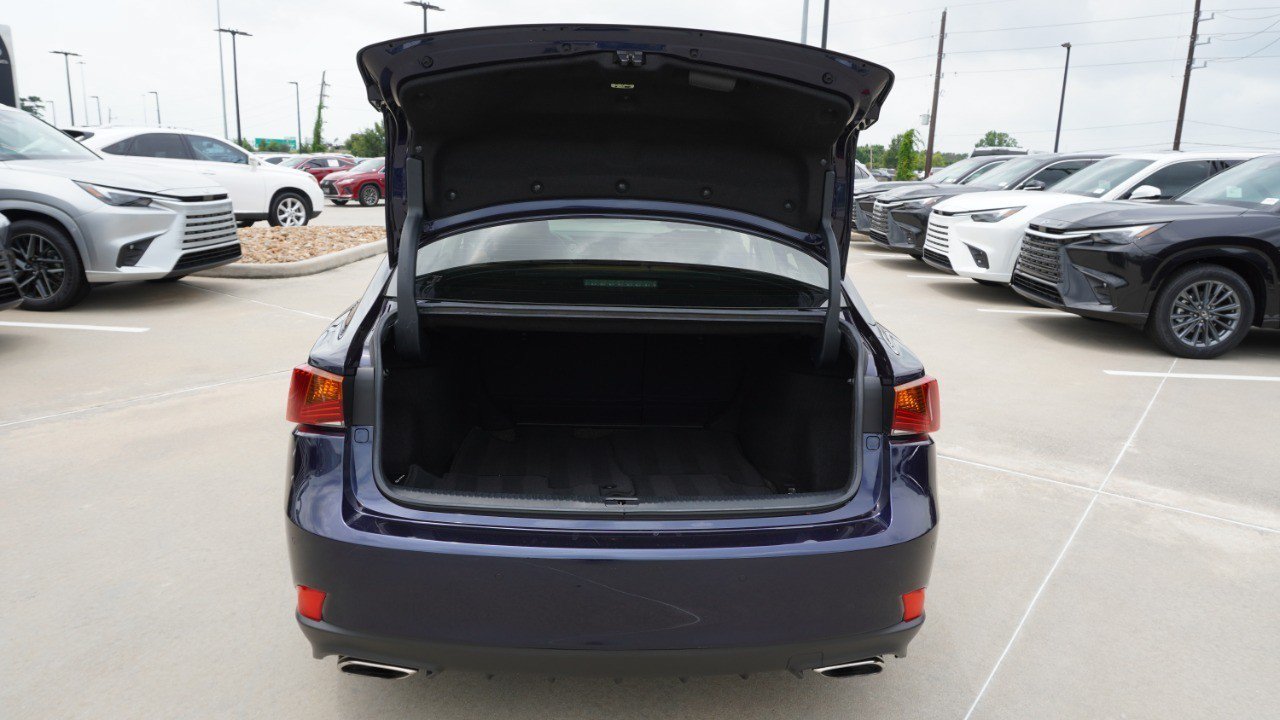 Used 2019 Lexus IS 300 w/ Premium Package RWD image 39